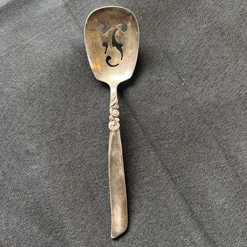 Oneida Community Silverplate  SOUTH SEAS 1955 - 5 1/2